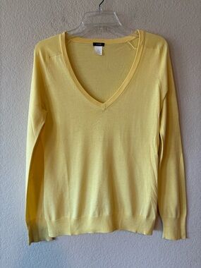 JCrew V-neck sweater in summerweight 100% cotton Yellow Size S